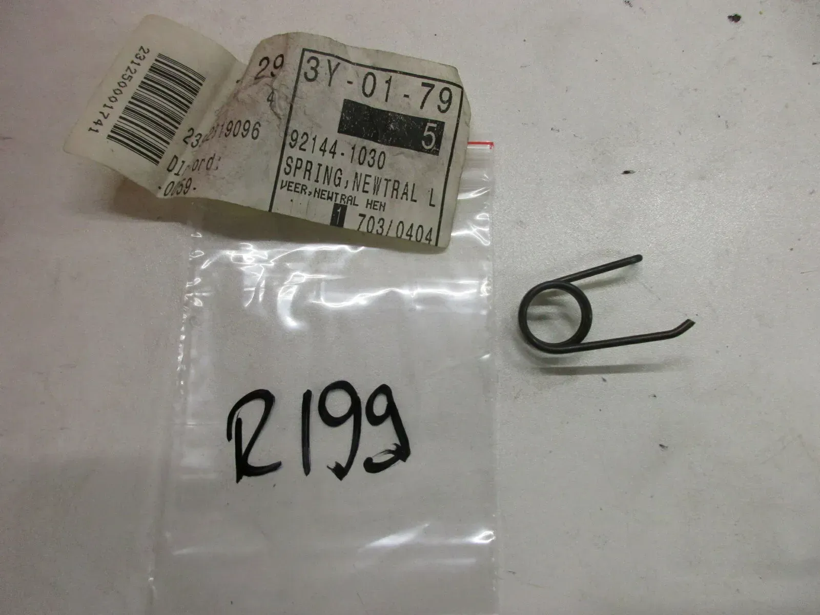 R199. Kawasaki ZX-7 ZX 750 Feder Schalthebel Gangschaltung gear 92144-1030 - Bild 1