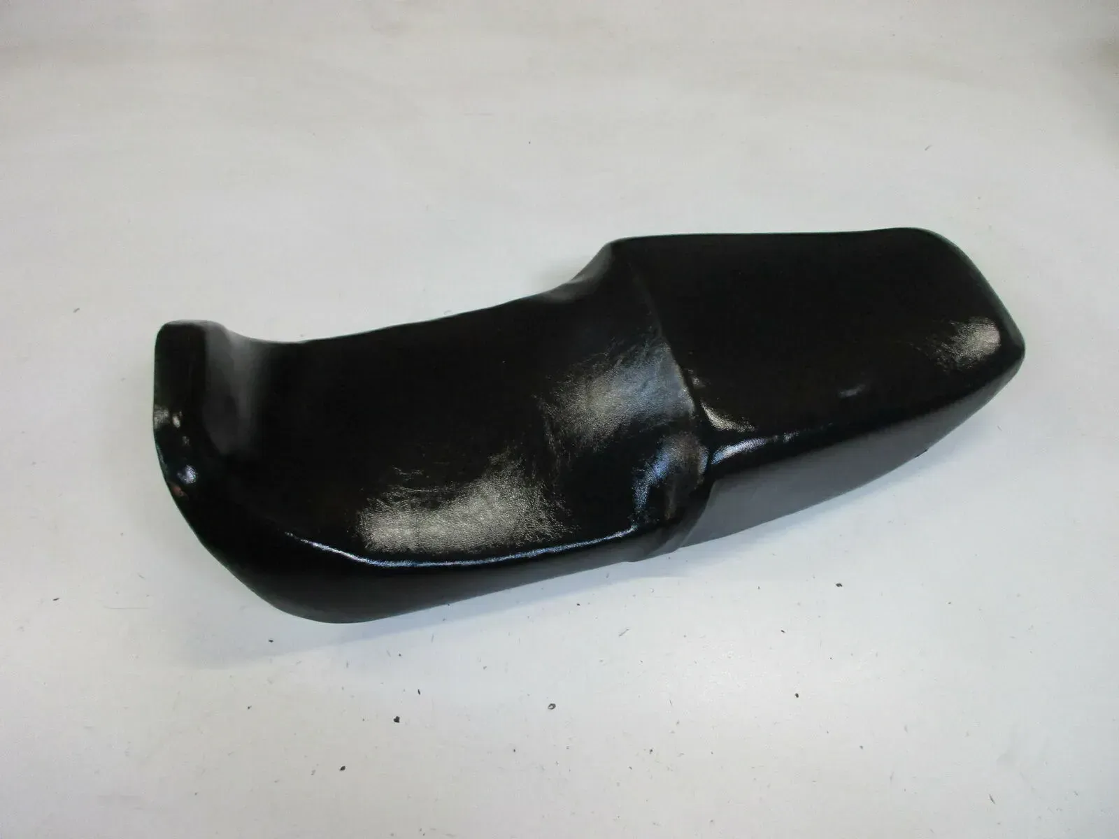 Honda VF 750 F RC15 Sitzbank (3) Sitz Sitzkissen Sitzpolster Sitzkern seat - Bild 1