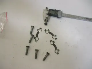 3. Suzuki GS 550 E Bremsscheibenschrauben M8x36 mm Schrauben hinten Bremsscheibe - Bild 1