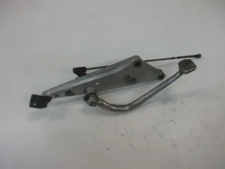 O1. Honda CB 650 RC 03 Fußrastenhalter rechts mit Bremspedal Fußraste hinten * - Bild 1