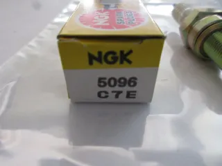 R1880 NGK C7E Benelli Husqvarna Zündkerze Motor 5096 Ø 14 mm - Bild 4