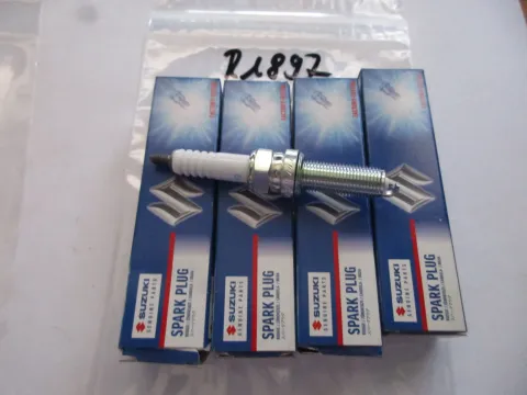 Background image for R1897 Suzuki DL 1000 V-Strom Zündkerzen 09482-00635 LMAR8BI-9 Motor