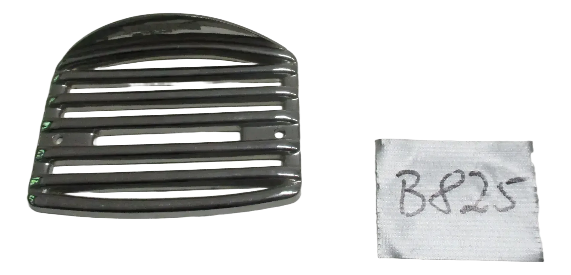 B825 Yamaha_Suzuki_Kawasaki_Honda Rücklichtgitter Chrom Highway Hawk - Bild 1