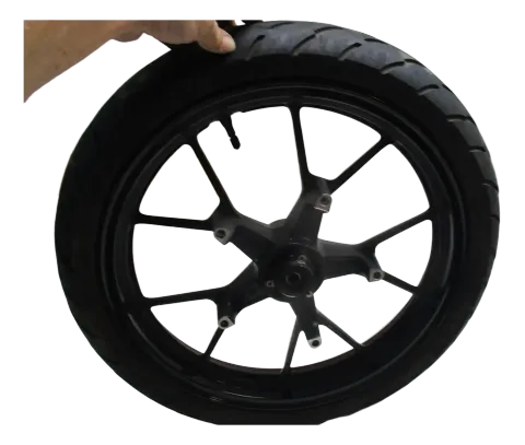 Background image for Suzuki GSX-S 125 WDLO Felge vorne 2,15x17 Zoll Vorderrad rim front