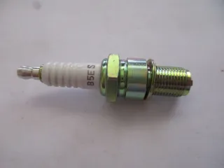 R1853 NGK B5ES Honda Kawasaki Yamaha 6410 Zündkerzen Ø 14 mm Motor - Bild 2
