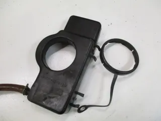 3. Honda GL 1100 SC02 Goldwing Tankdeckel Verkleidung Halter 83502-463-0100 Schutz - Bild 3