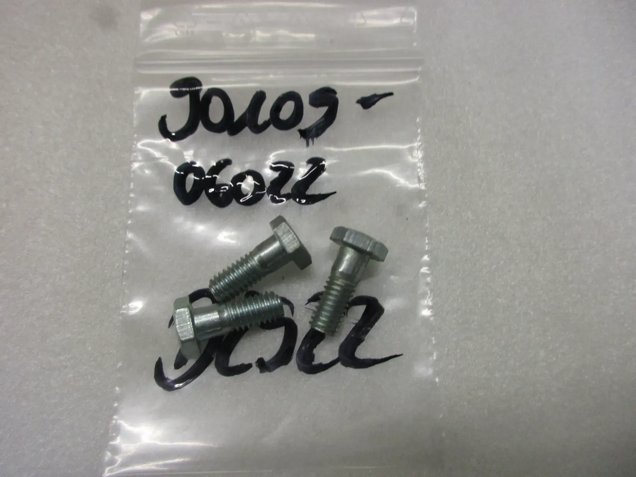 D2922 Yamaha DT 250 XT 500 Schrauben Rücklicht 90109-06022 Heck Rahmen - Bild 1