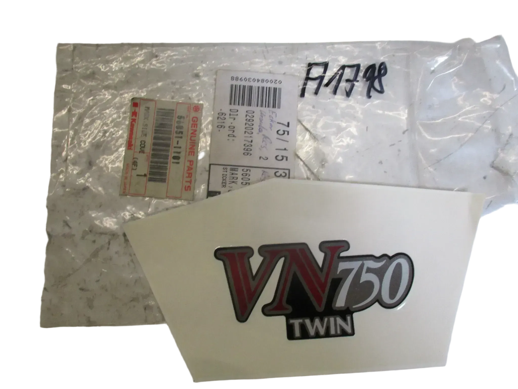 A1798 Kawasaki VN 750 Twin Dekor 56051-1101 Emblem oben Tank - Bild 1
