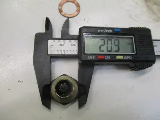1. Suzuki GSX 750 AE Inazuma Ölablaßschraube SW21 Magnetbolzen - Bild 2