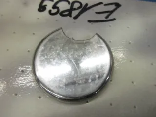 E1899. Suzuki VL 1500 LC Abdeckung Bremssattel 99950-70209 hinten Deckel Blende - Bild 3