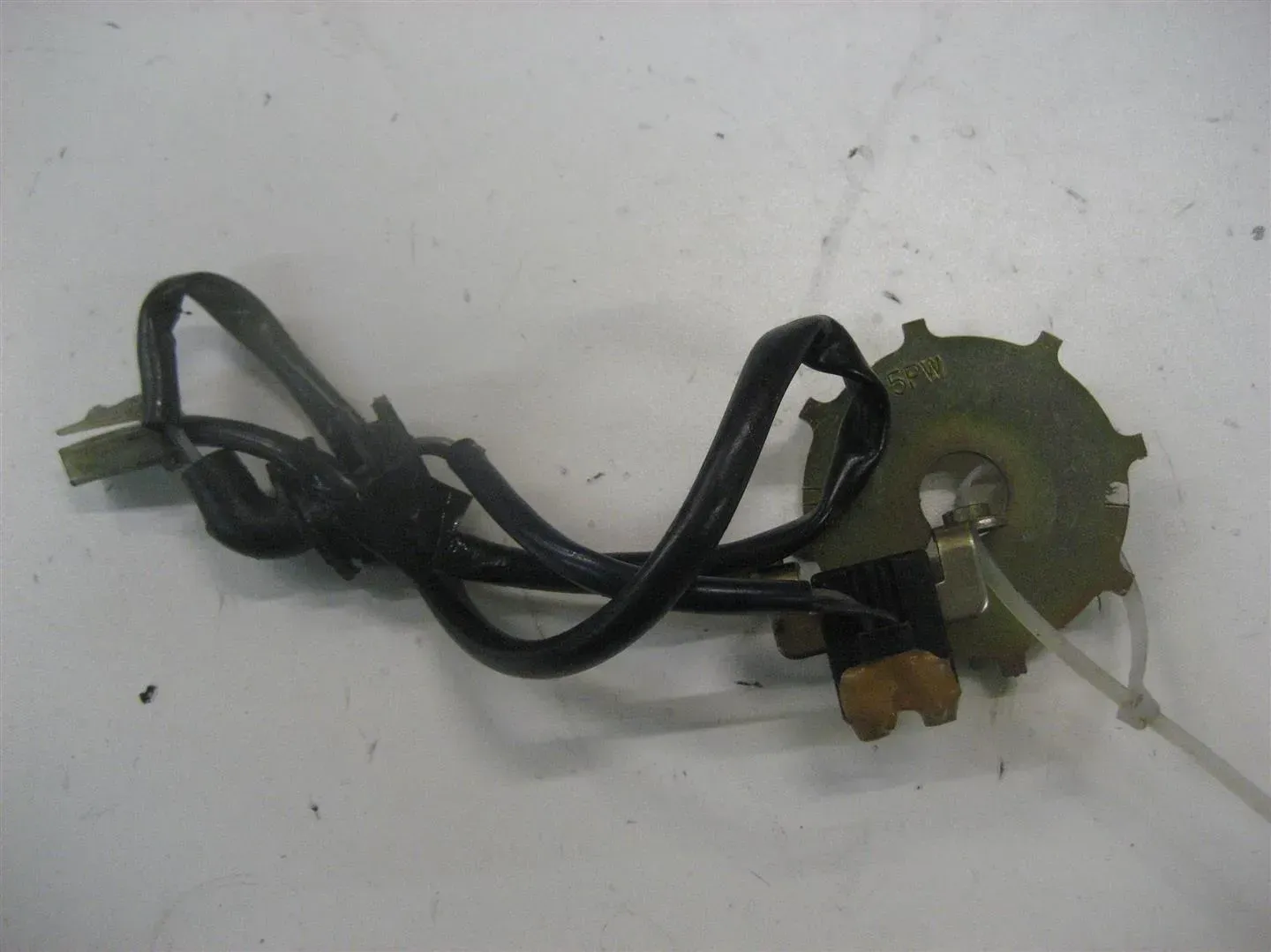 YAMAHA R1 RN09 ZÜNDUNG IMPULSGEBER PICK-UP IGNITION ZÜNDIMPULSGEBER - Bild 1