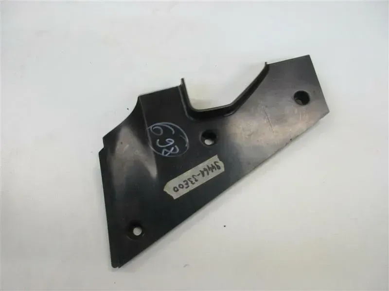 698. Suzuki GSX-R 600 Verkleidung innen rechts Rahmen Cockpit Blende 94461-33E00 - Bild 1