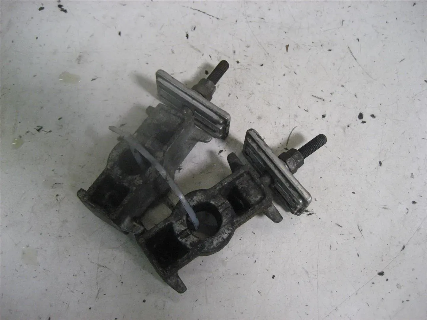 4. HONDA CBR 1000 F SC24 KETTENSPANNER ANTRIEBSKETTENSPANNER RECHTS LINKS - Bild 1