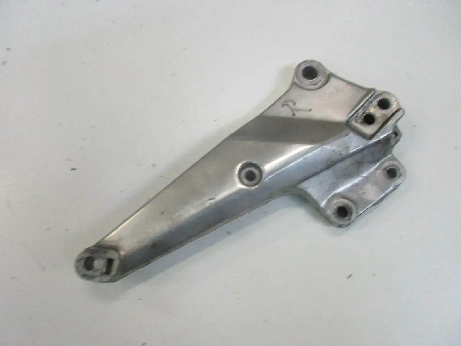 1. Honda CB 250 N_T Fußrastenbrücke rechts Fussraste Fußrastenhalter - Bild 1
