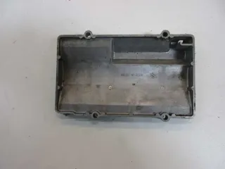 SUZUKI GT 550 ANLASSERDECKEL DECKEL ABDECKUNG VERKLEIDUNG RAHMEN - Bild 2