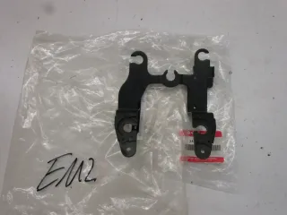 E112. Suzuki GSX-R 750 W Tachohalter Instrumentenhalter 34950-17E00 Cockpit Träger Tacho - Bild 1
