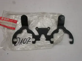 E107. Suzuki GN 250 Instrumentenhalter 34950-38300 Tachohalter Tacho Cockpit Halter - Bild 2