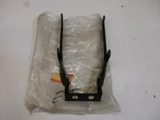 E55. Suzuki GS 400 Fenderhalter Halter 63120-45000 Rahmen Fender hinten - Bild 2