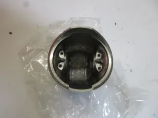 E543. Suzuki GS 550 E_D_L Kolben 12111-47311-050 Übergröße 0,50 Original piston - Bild 4