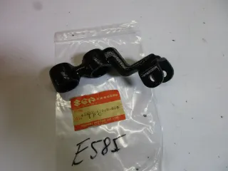 E585. Suzuki GS 550 E Fußrastenhalter vorne links 43520-47010-019 Fußraste Fussraste Fahrer - Bild 1