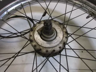 H8. Puch Mofa Felge vorne Vorderrad 1,20 x 16 Zoll Silverseal Speichenfelge Bremstrommel Tachoschnecke - Bild 5