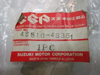 SUZUKI GS 550 E GSX 1100 FUSSRASTE FUßRASTE VORNE RECHTS FOOTREST 43510-48B51 - Bild 2