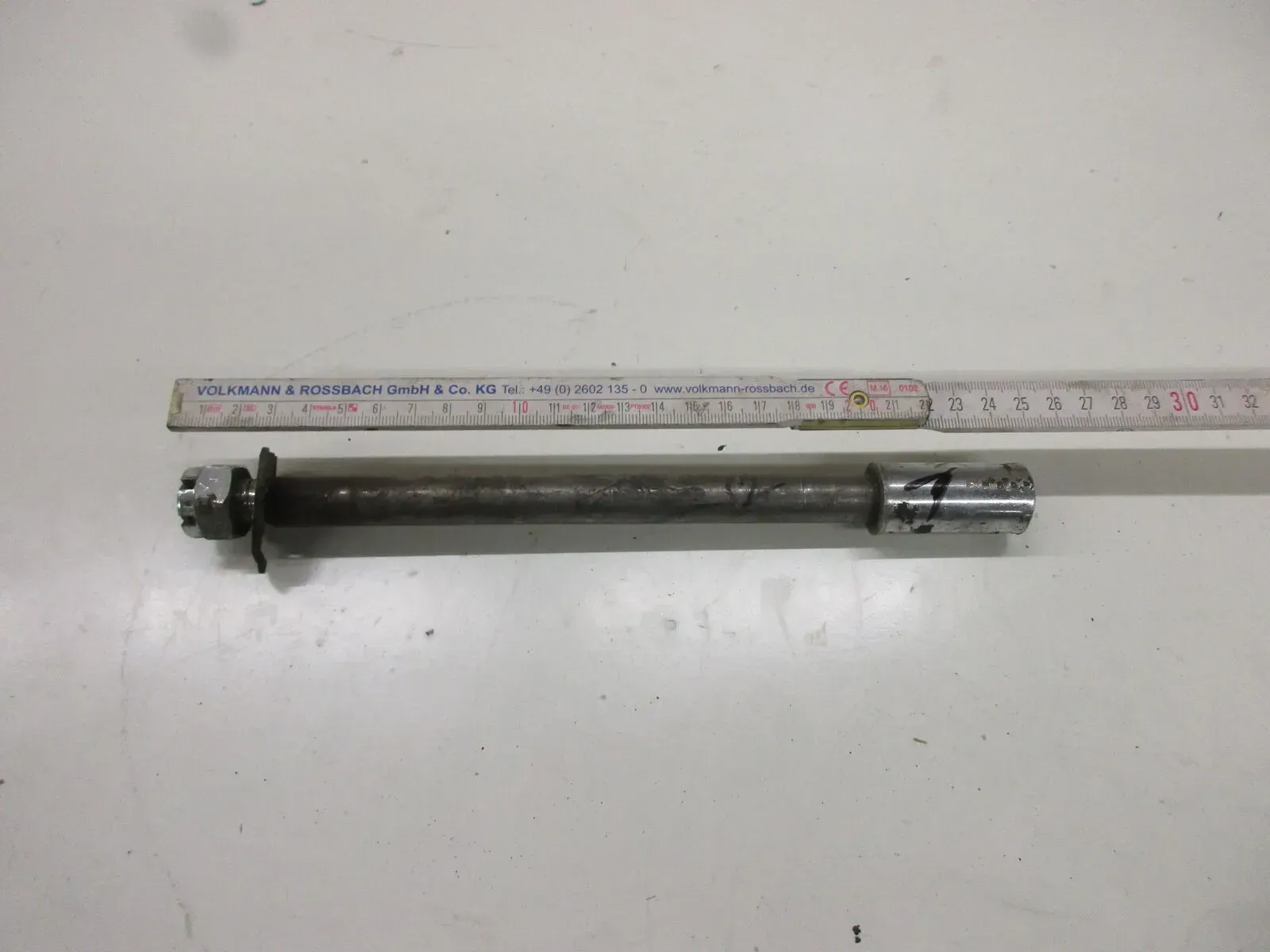 Steckachse Achse Suzuki GS 550 D GS 550 E Vorderrad vorne Felge 15 mm axle #1 - Bild 1