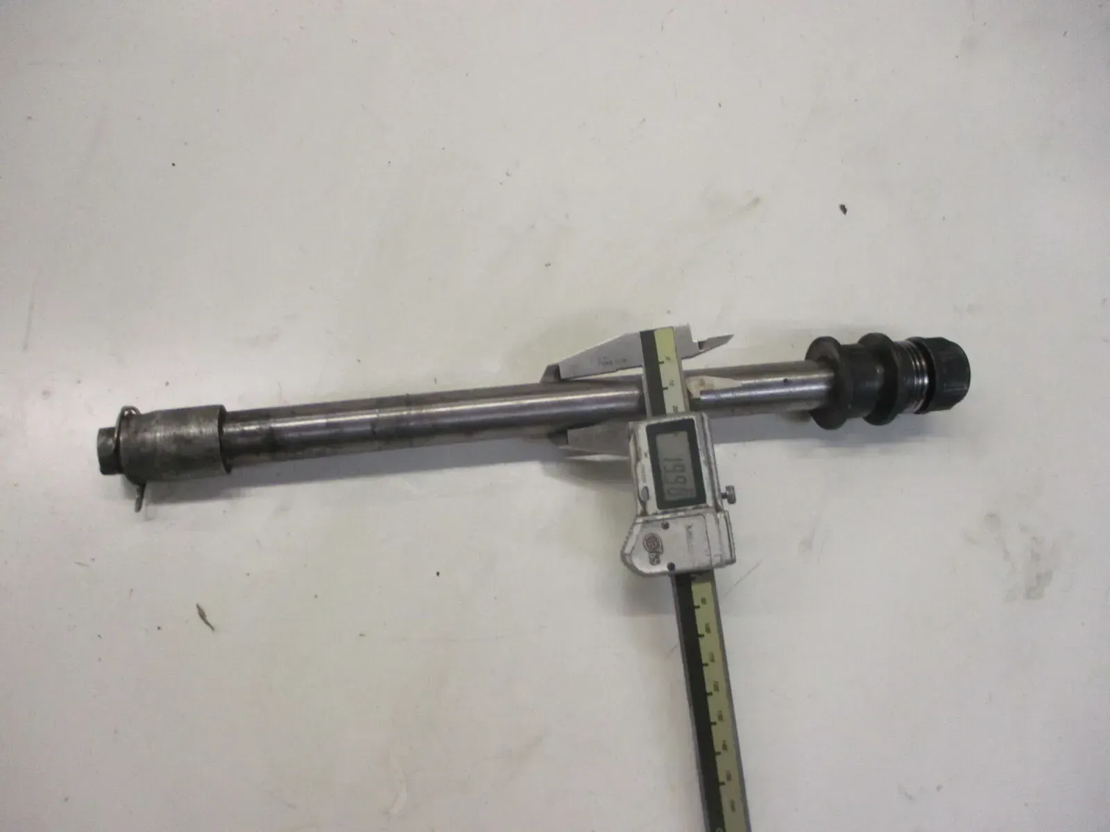1. Honda Gl 1200 SC 14 Goldwing Steckachse 20 mm Achse hinten axle rear - Bild 1