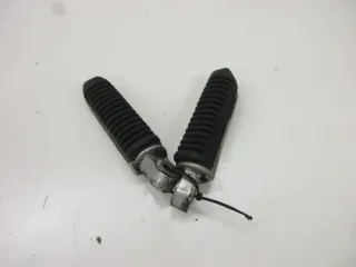 Suzuki GSX 600 F Typ AJ Fußraste hinten rechts links Soziusraste Fussrasten - Bild 4