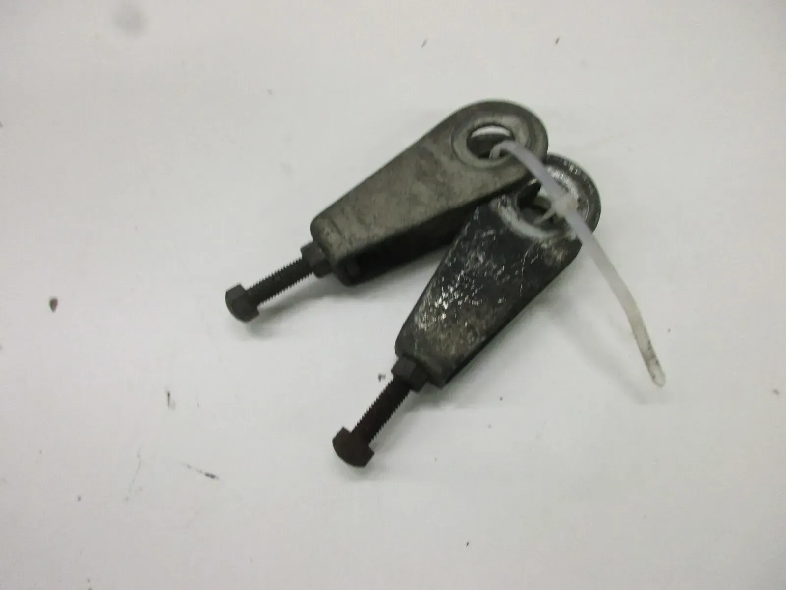 Suzuki GS 550 M Katana Kettenspanner rechts links Kettenspannersatz Antriebskett - Bild 1