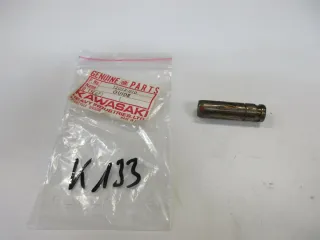 K133 Kawasaki Z 650_750_900 Ventil Motor Zylinderkopf Bolzen valve 12013-010 - Bild 1