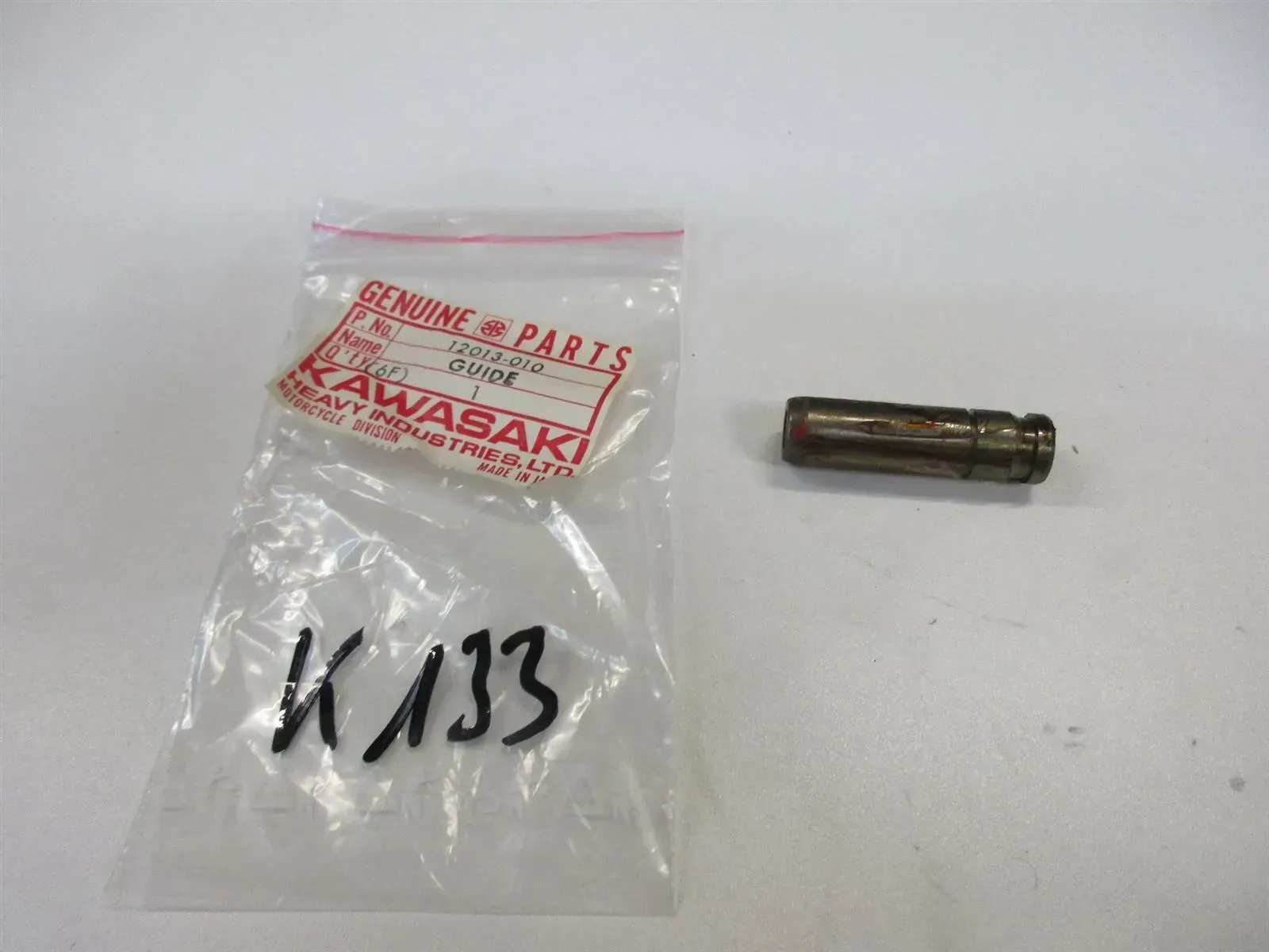 K133 Kawasaki Z 650_750_900 Ventil Motor Zylinderkopf Bolzen valve 12013-010 - Bild 1