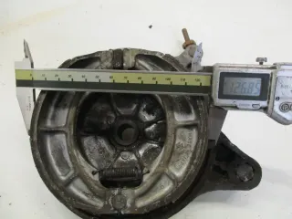 Bremstrommel hinten 1. Suzuki RG 80 Gamma NC11A Bremsankerplatte brake drum rear - Bild 4