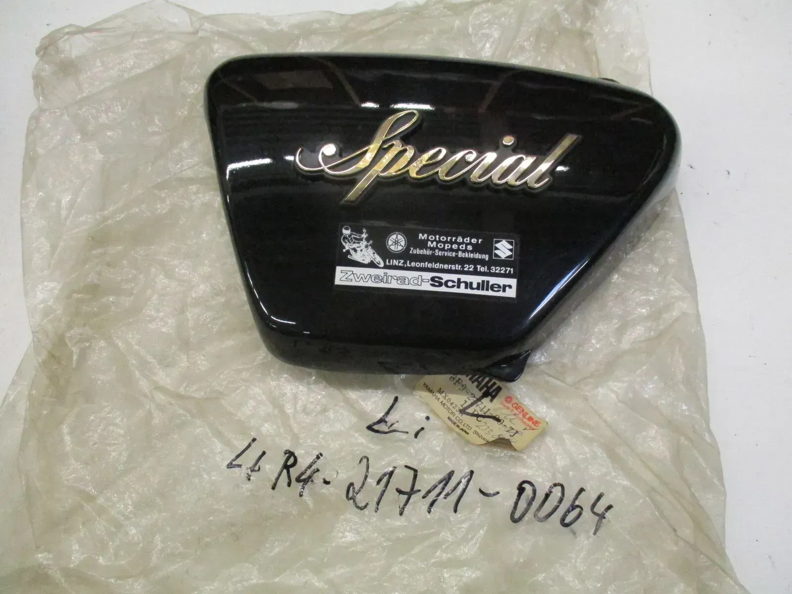 Seitendeckel 4R4-21711-0064 links D28 Yamaha XS 400 5G5 Special Verkleidung Sitz - Bild 1