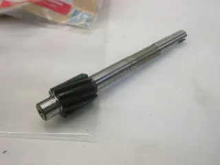 B281. Suzuki TS 50 ERK Antriebswelle Tacho Drehzahlmesser Welle 26431-46100 - Bild 3