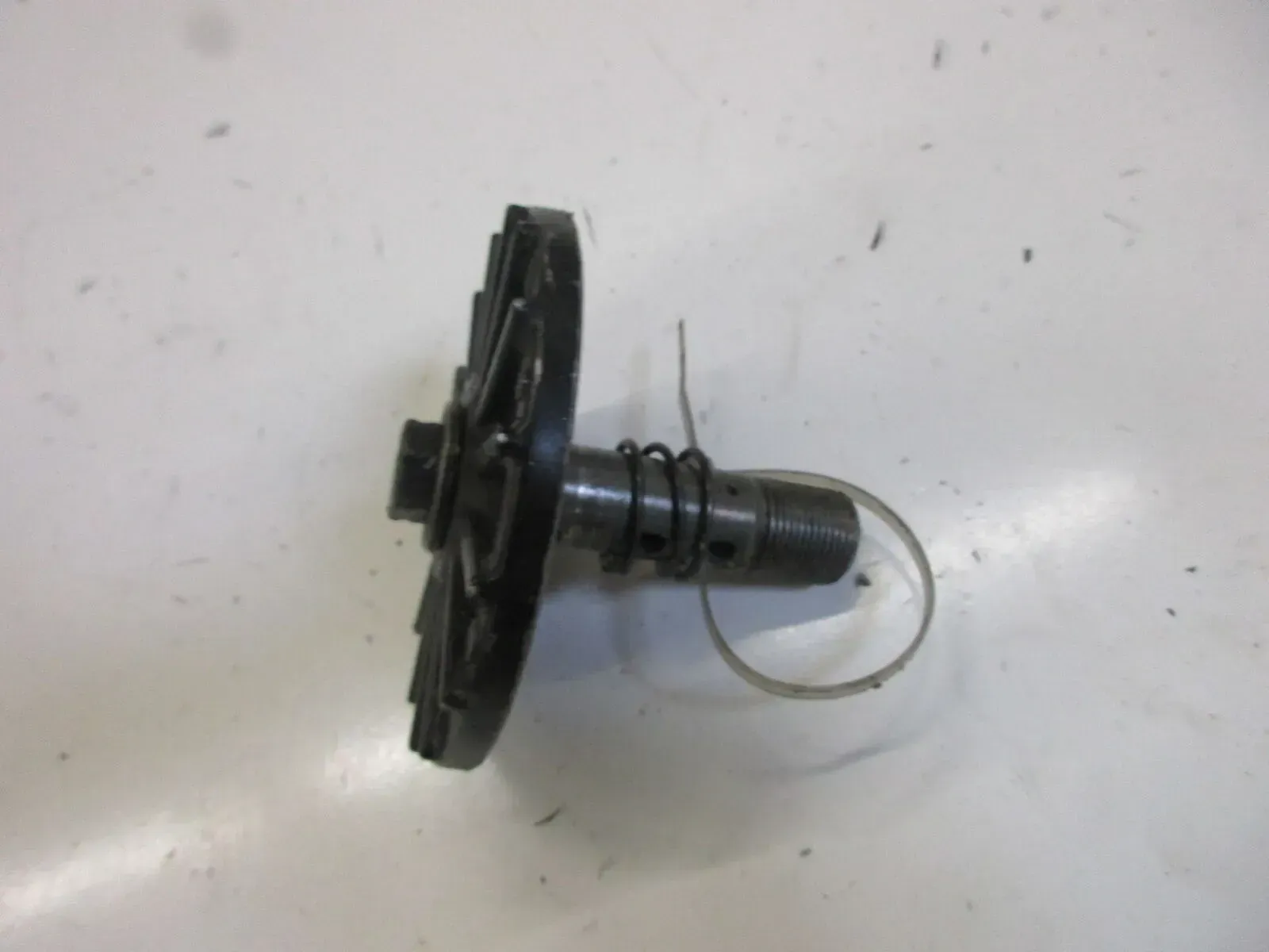 Kawasaki ZX-10 Tomcat ZXT 00 B Ölfilterdeckel mit Ölfilterschraube Motor - Bild 1