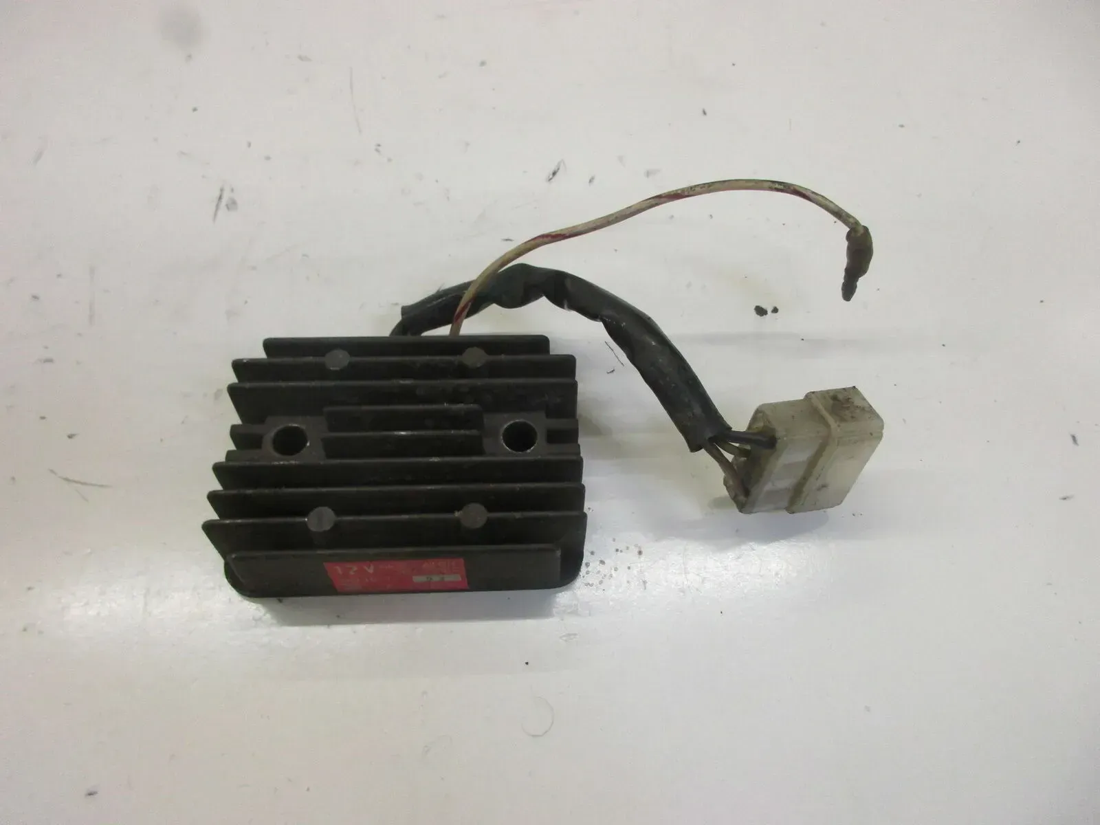 1. Kawasaki Z 1000 ST KZT00E Spannungsregler SH230-12 Lichtmaschine Regler - Bild 1