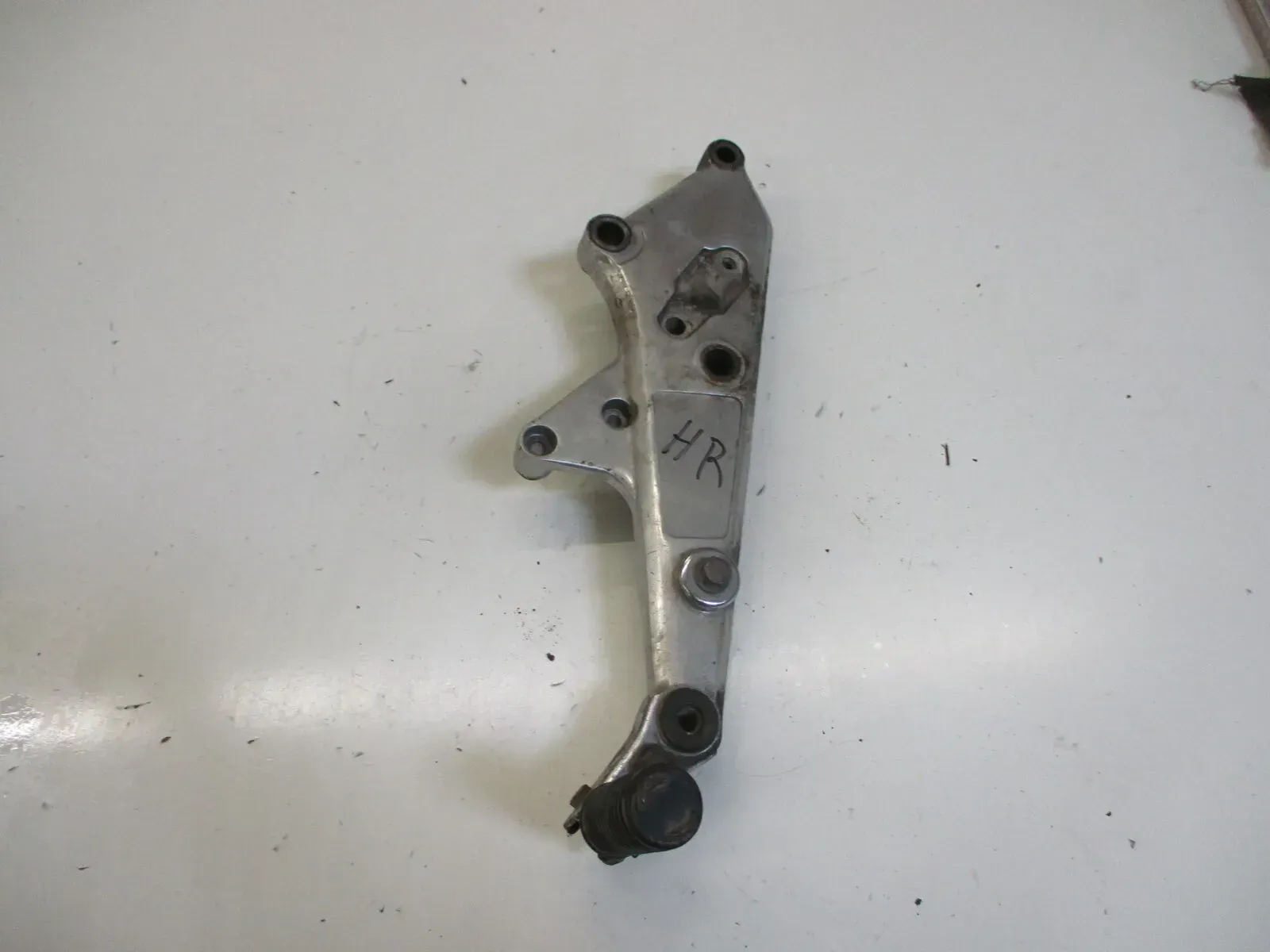 5. Honda CB 900 F_F2 Bol d`Or SC 01 Fußrastenhalter vorne Fußraste hinten rechts - Bild 1
