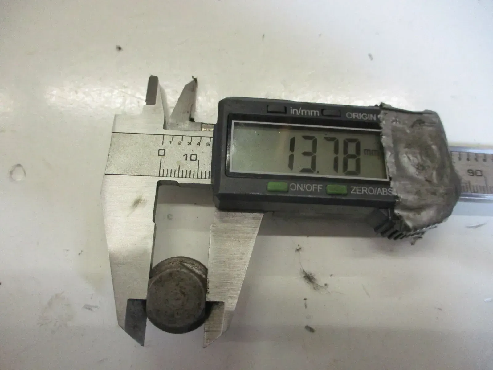 6. Honda CB 900 F_F2 Bol d`Or SC 01 Ölablassschraube M14 Schraube Ölwanne unten - Bild 1