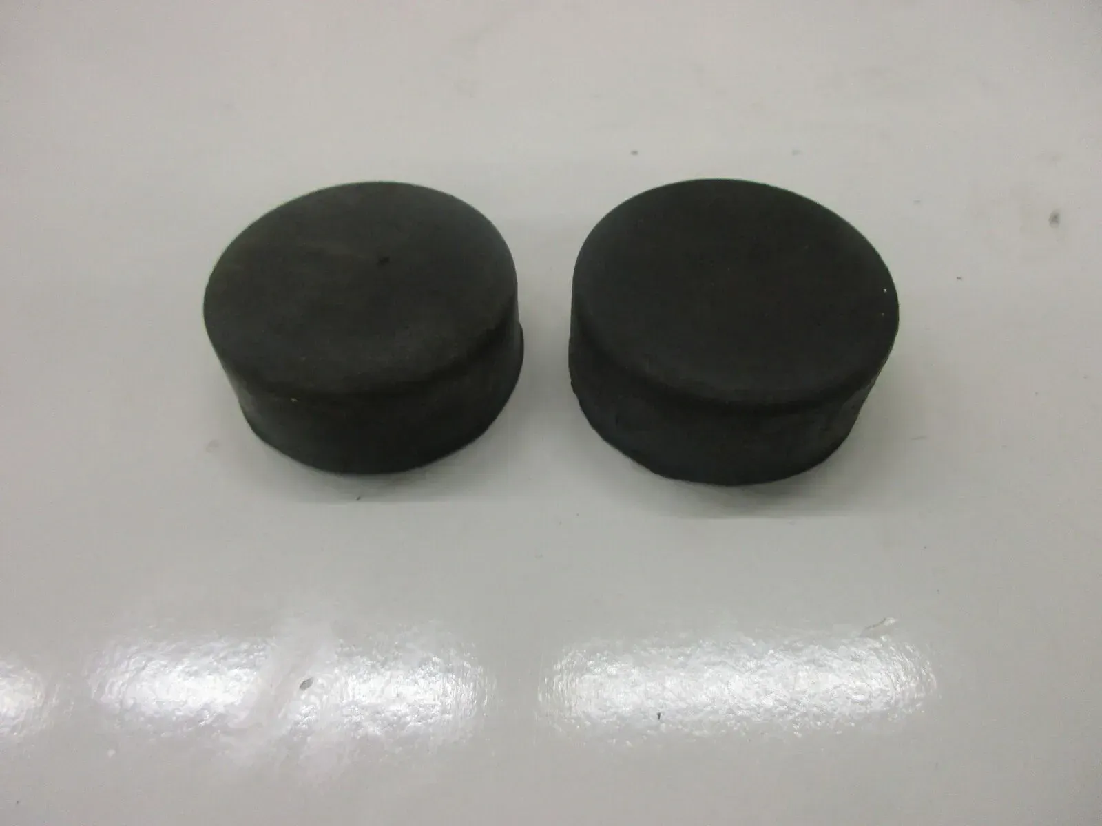 2. Kawasaki GPZ 305 EX305A BD Tankgummi Vibrationsdämpfer Gummi Tank Benzintank - Bild 1