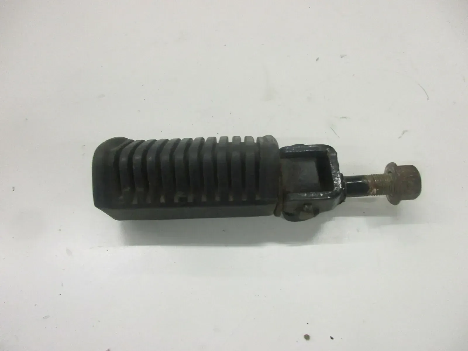 Kawasaki GPZ 305 EX305A Fußraste vorne links Fussraste Fahrerraste footrest - Bild 1
