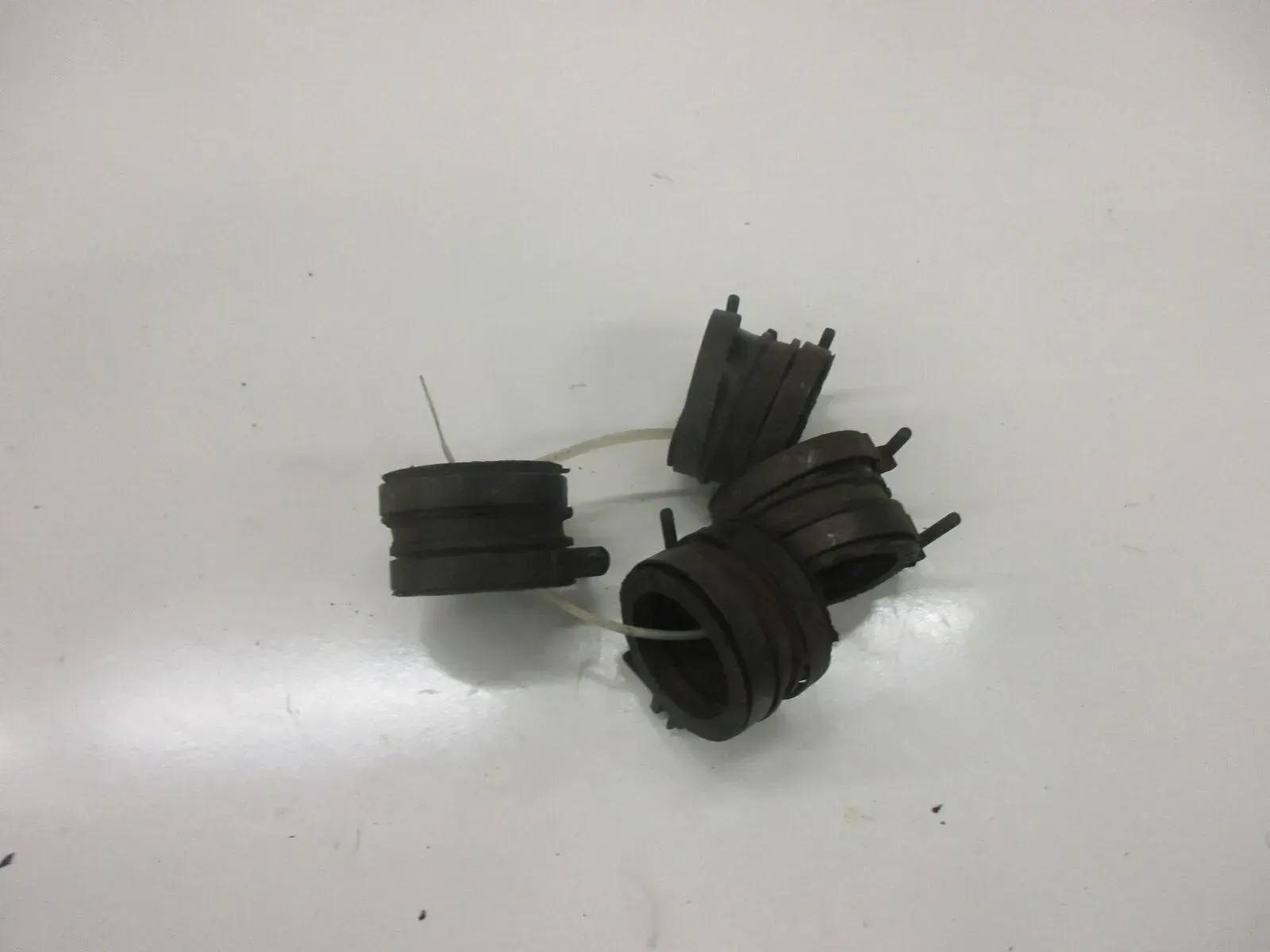 5. Kawasaki GPZ 600 R ZX600A Ansaugstutzen Vergaser Vergaserstutzen Gummi - Bild 1