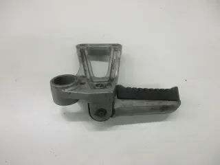 9. Kawasaki GPZ 600 R ZX600A Fußraste hinten rechts Soziusratse Fussraste - Bild 3