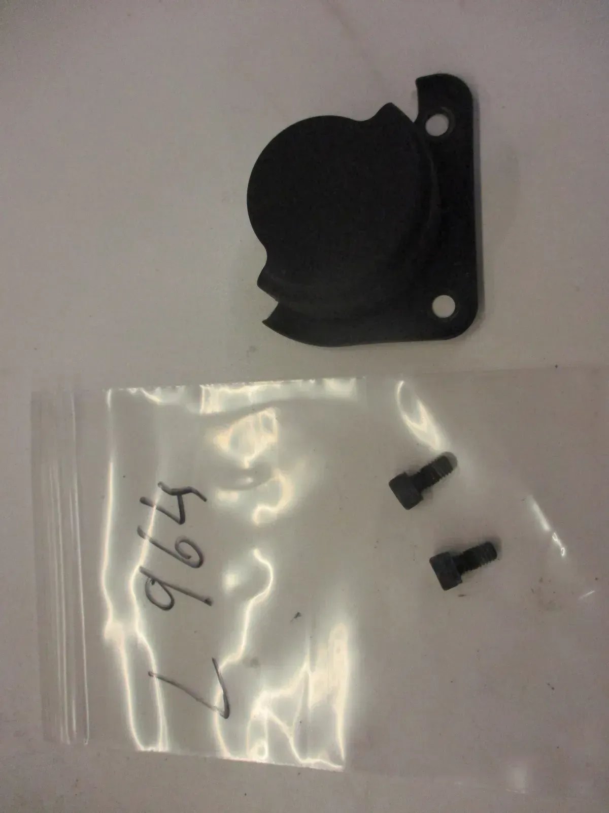 Deckel Abdeckung Stellmotor L963 Suzuki VZR 1800 Auspuff Klappe Krümmer Endtopf - Bild 1