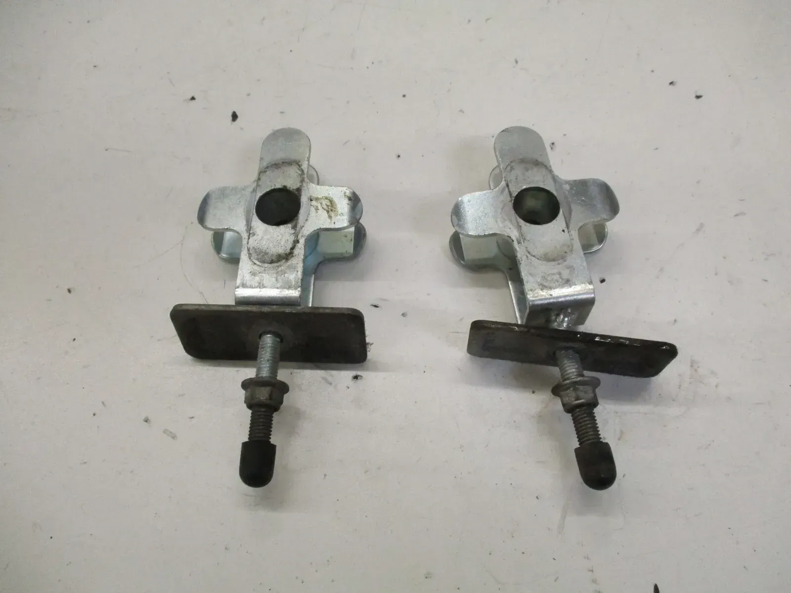 Kettenspanner Antriebskettenspanner 8. Suzuki GSX 600 F GN72B rechts links chain - Bild 1