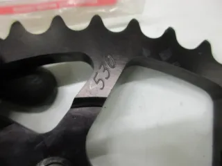 W630. Suzuki GSX_R 600_750_1000 Zahnrad Antriebsrad Kettenrad hinten Felge Z 43 - Bild 2