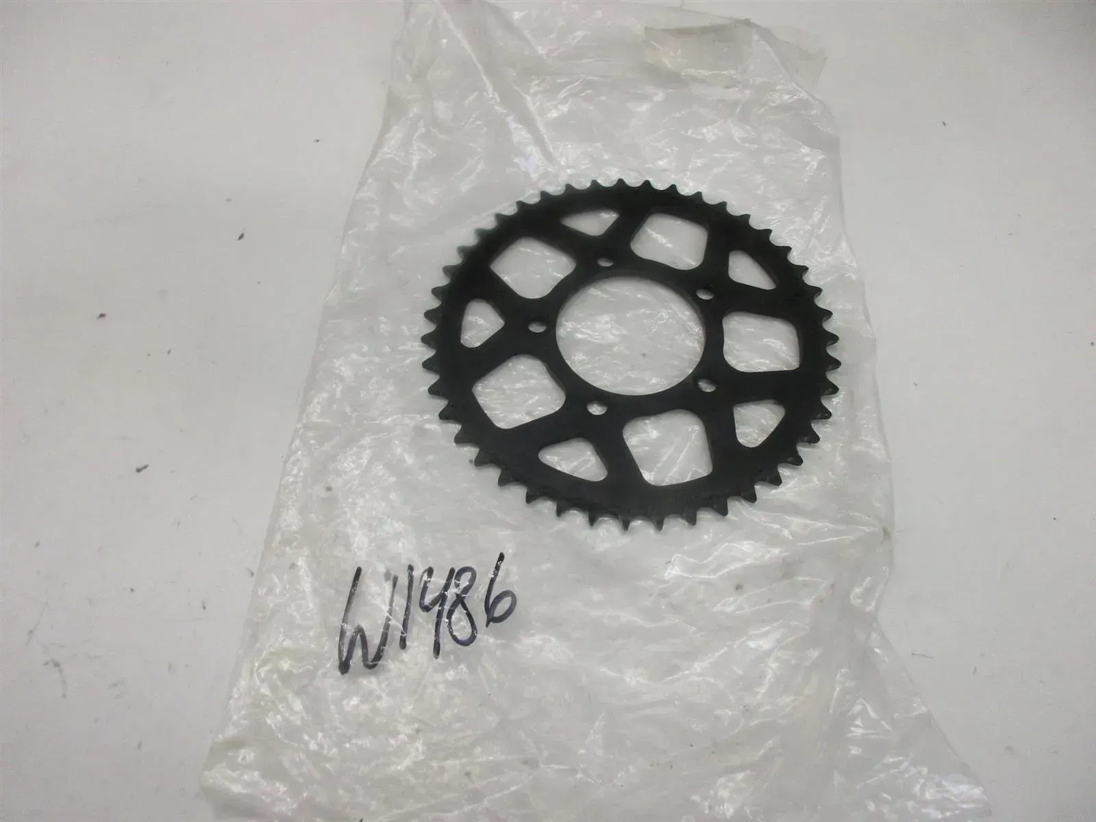 W1486. Suzuki GSX_R 600_750_1000 Zahnrad Antriebsrad Kettenrad hinten Felge Z 43 - Bild 1
