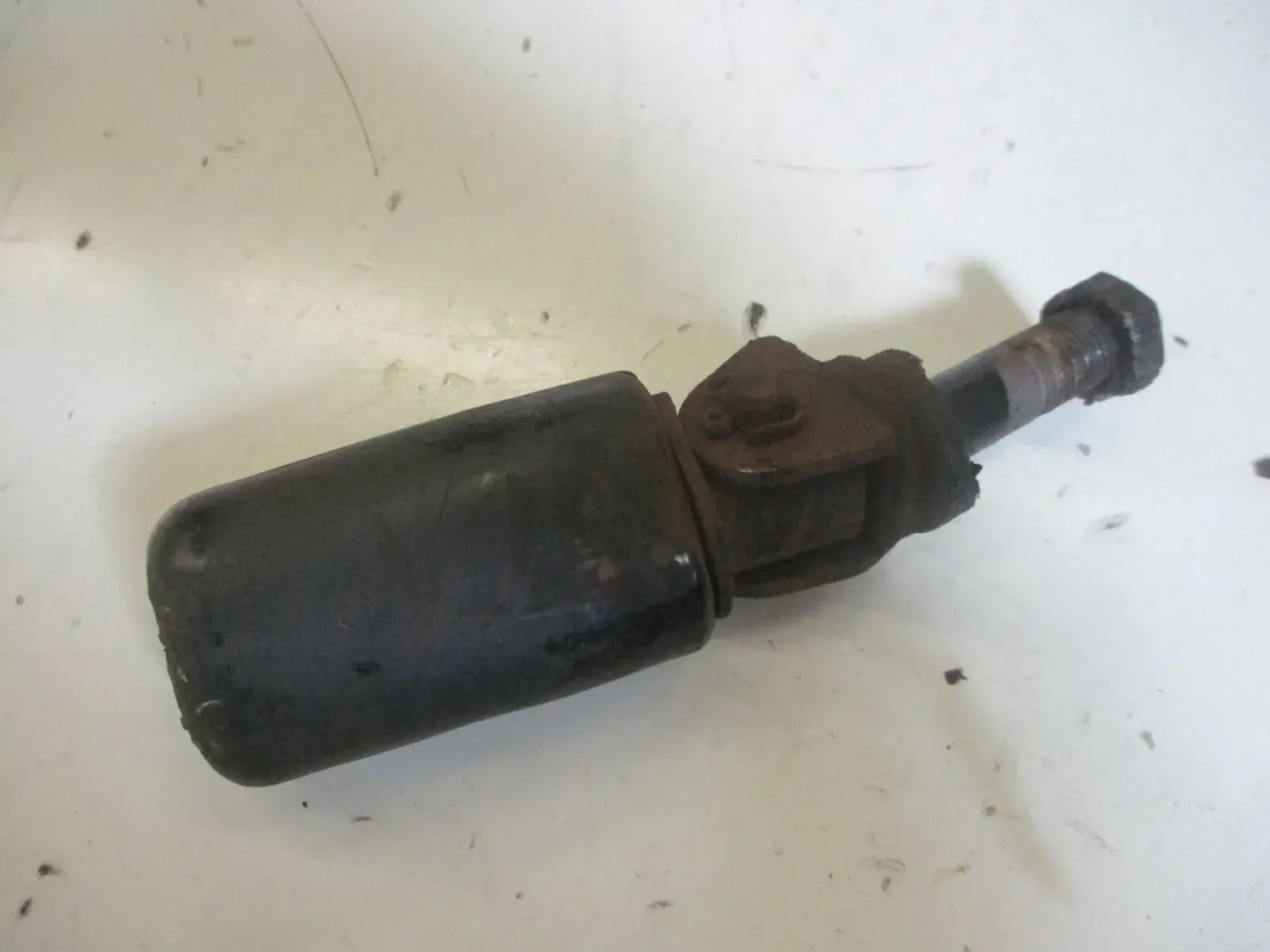 Kawasaki KE 175 D Bj.80 Fußraste mit Fußrastenhalter vorne links - Bild 1