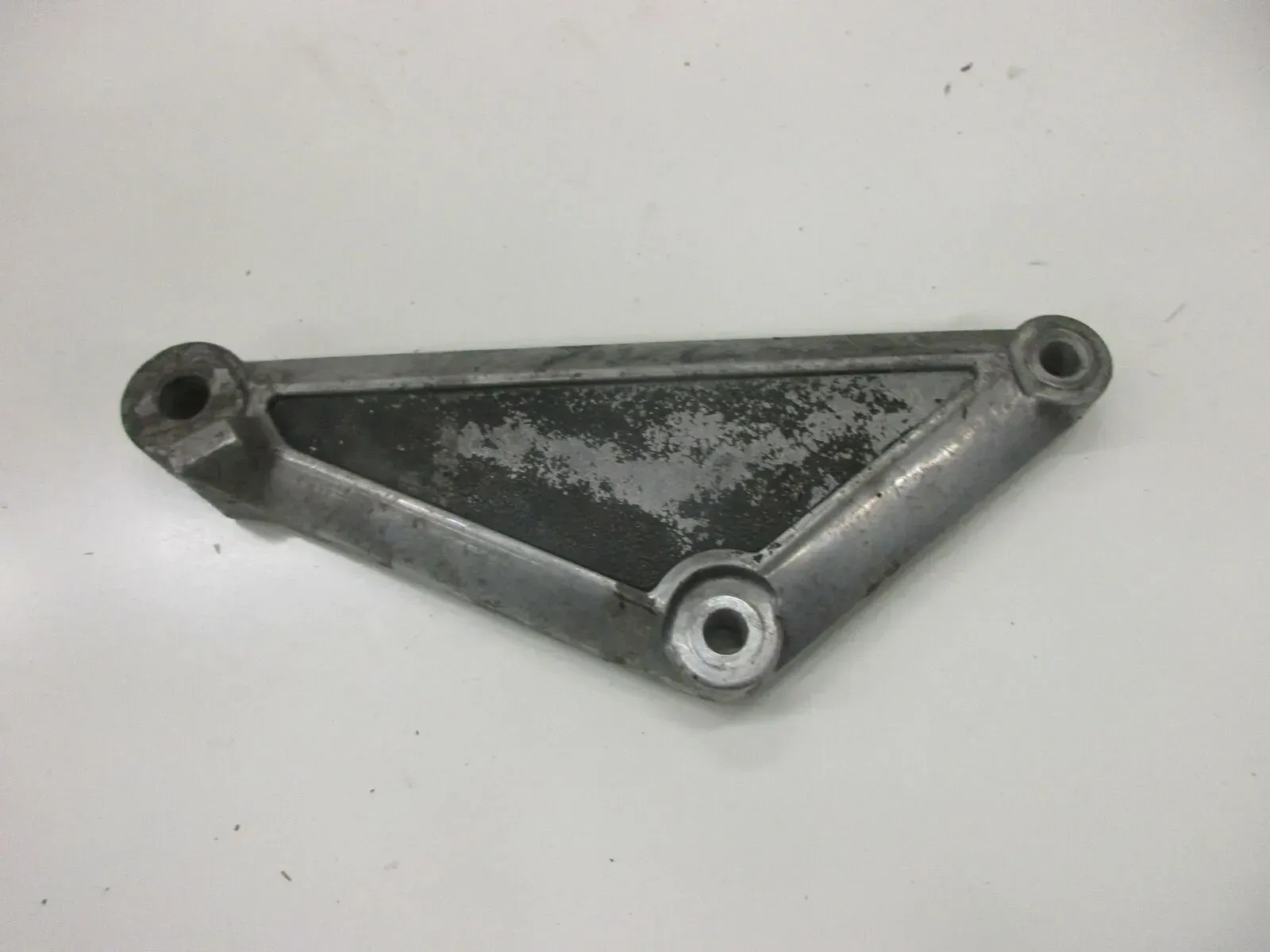 1. Kawasaki Z 550 LTD KZ550B Fußrastenhalter links Fussraste Fußrastenbrücke - Bild 1
