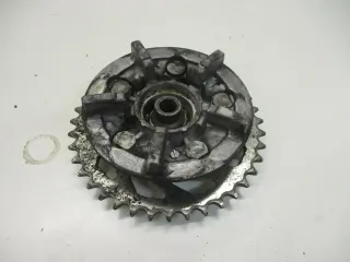12. Suzuki GS 500 E GM51B Kettenradträger Antrieb Felge hinten Antriebsträger - Bild 1
